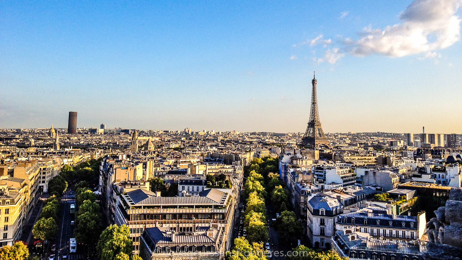 Vue sur la Tour Eiffel depuis l'Arc de Triomphe - Paris, France